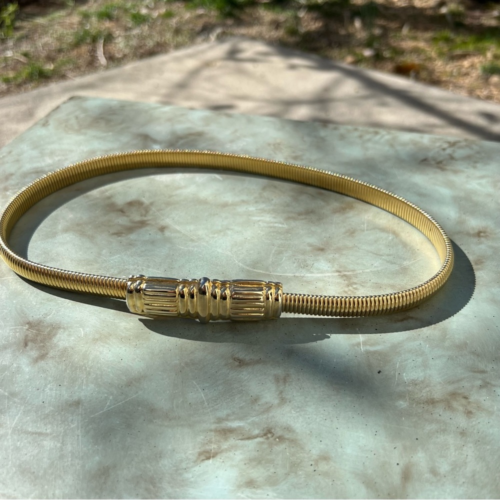 Vintage gold thin metal stretchy belt 26" plus stretch